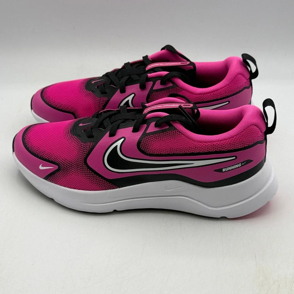 Nike cosmic runner